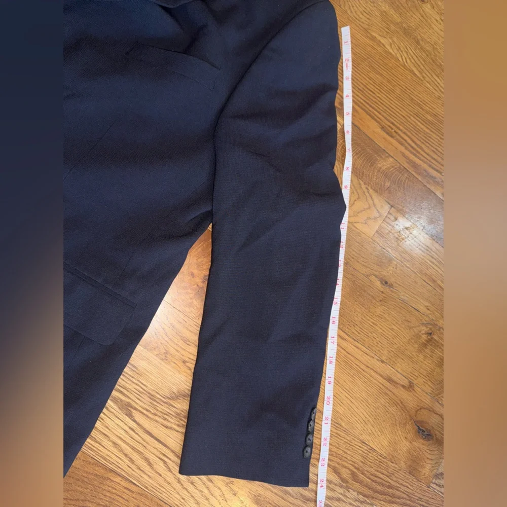 Oscar de la Renta. Wool Suit Jacket. Black. Size 44 Short.